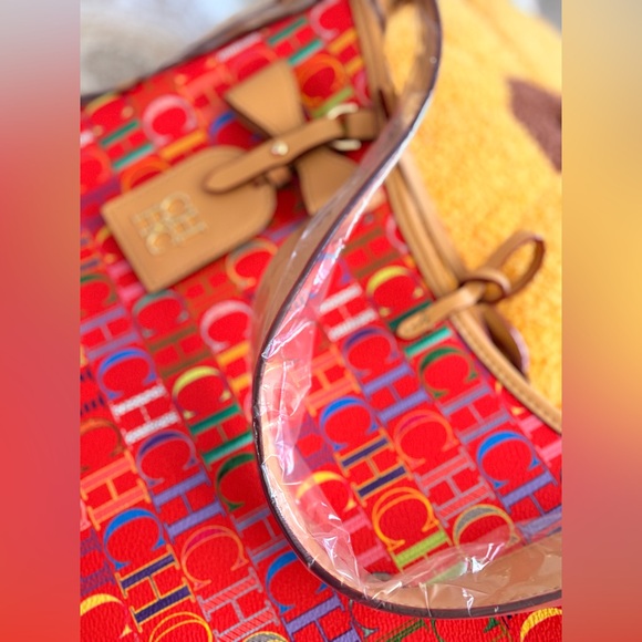 Carolina Herrera Vibrant CH luxury Shoulder Bag - Picture 9 of 16